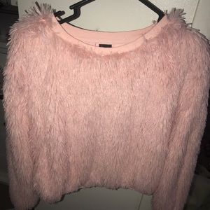 Fuzzy sweater 😌(Pastel pink )